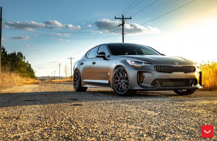  Kia Stinger GT on Vossen Wheels (HF-2) 2019 года  (фото 1 из 26)